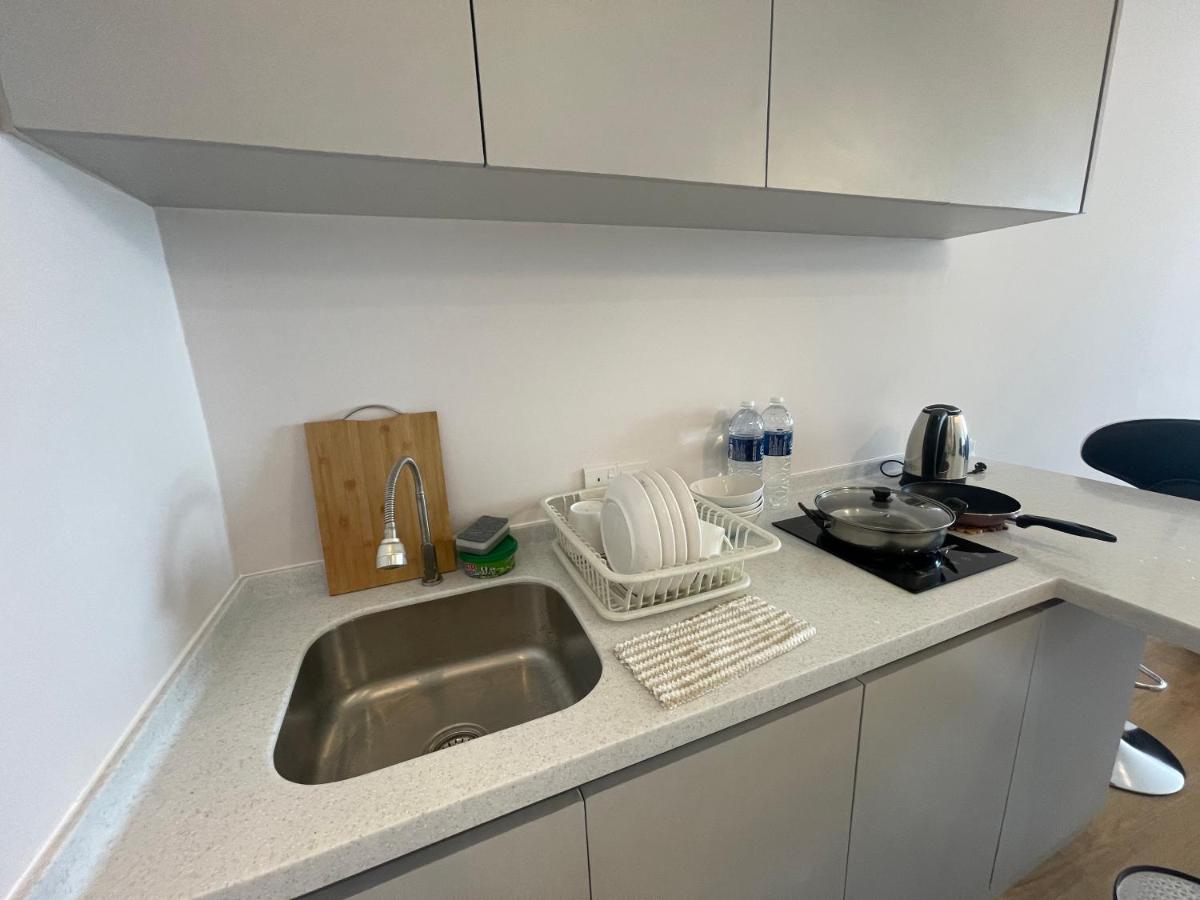 Aru Suites Homestay Wifi,Carpark,24H Check In,Water Filter By R2 Residence Kota Kinabalu Exteriör bild