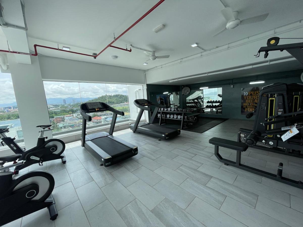 Aru Suites Homestay Wifi,Carpark,24H Check In,Water Filter By R2 Residence Kota Kinabalu Exteriör bild