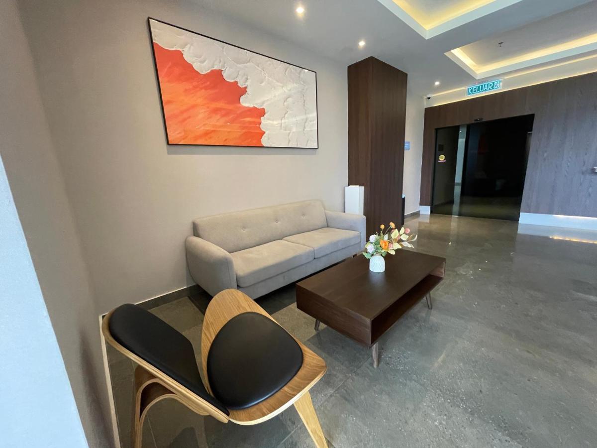 Aru Suites Homestay Wifi,Carpark,24H Check In,Water Filter By R2 Residence Kota Kinabalu Exteriör bild