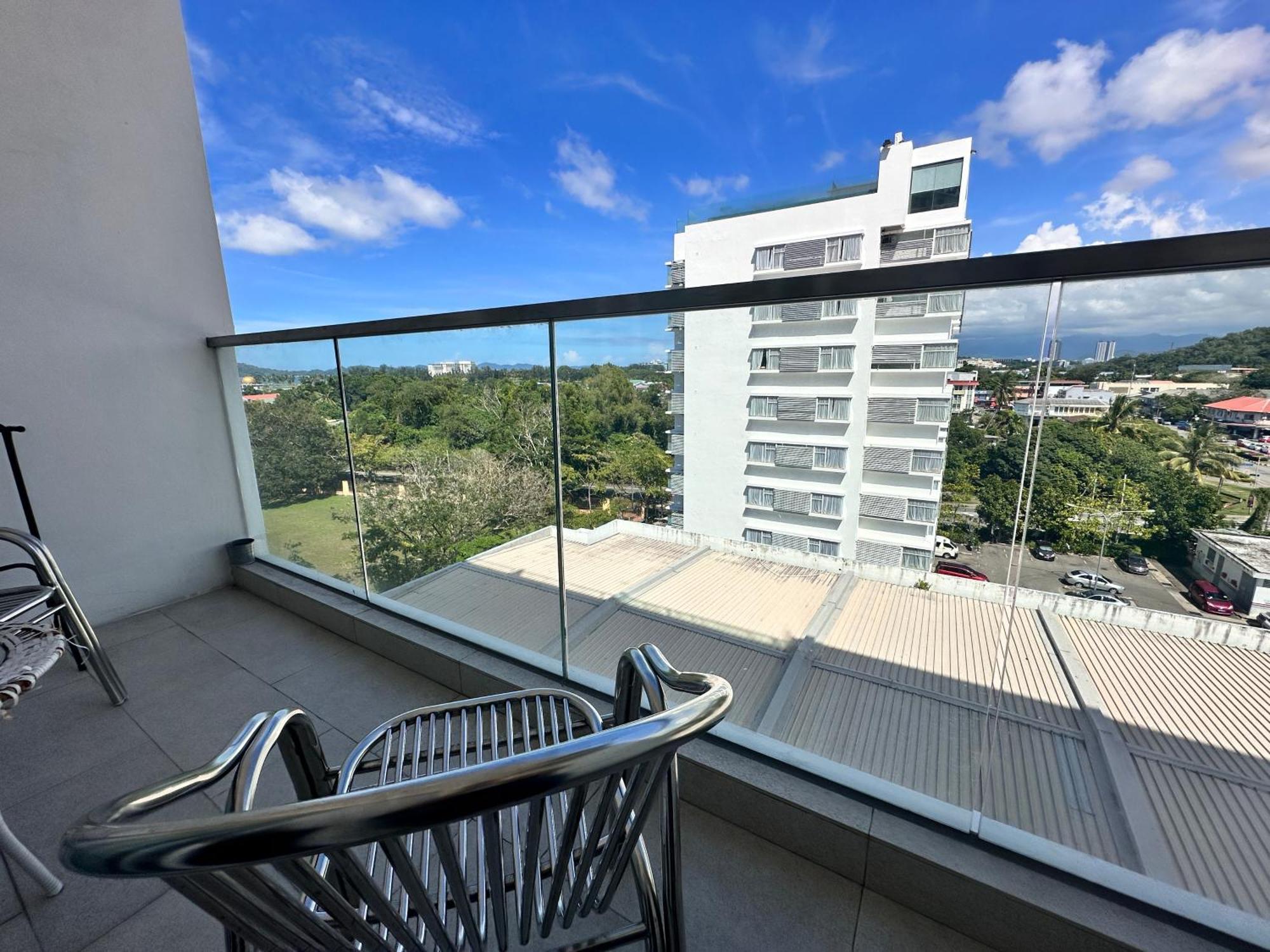 Aru Suites Homestay Wifi,Carpark,24H Check In,Water Filter By R2 Residence Kota Kinabalu Exteriör bild