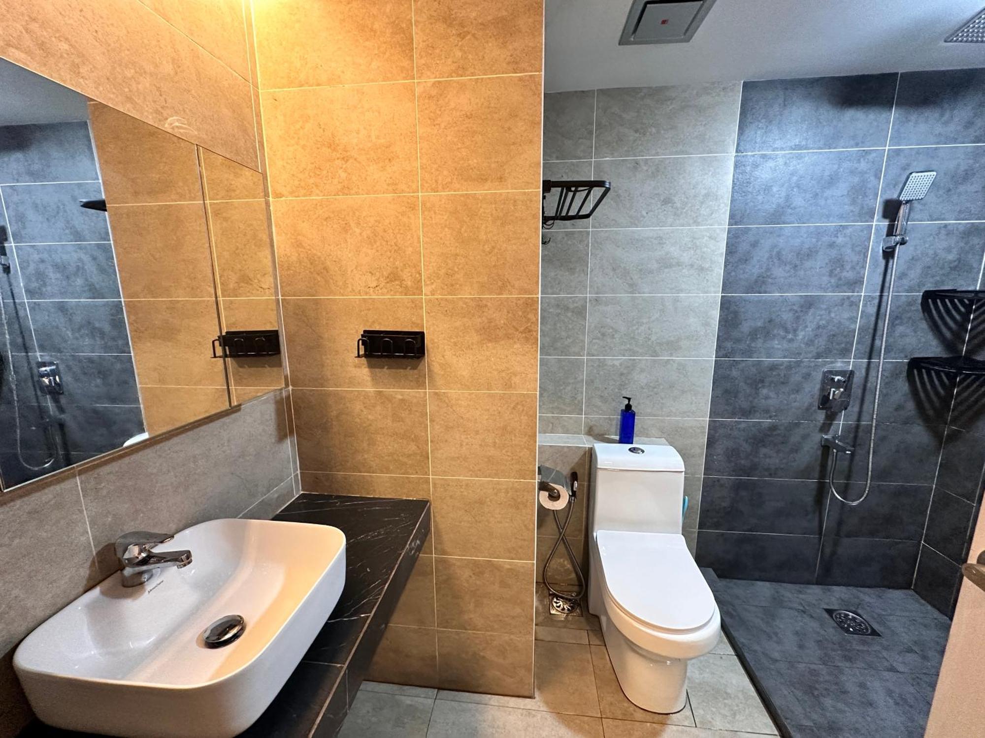 Aru Suites Homestay Wifi,Carpark,24H Check In,Water Filter By R2 Residence Kota Kinabalu Exteriör bild