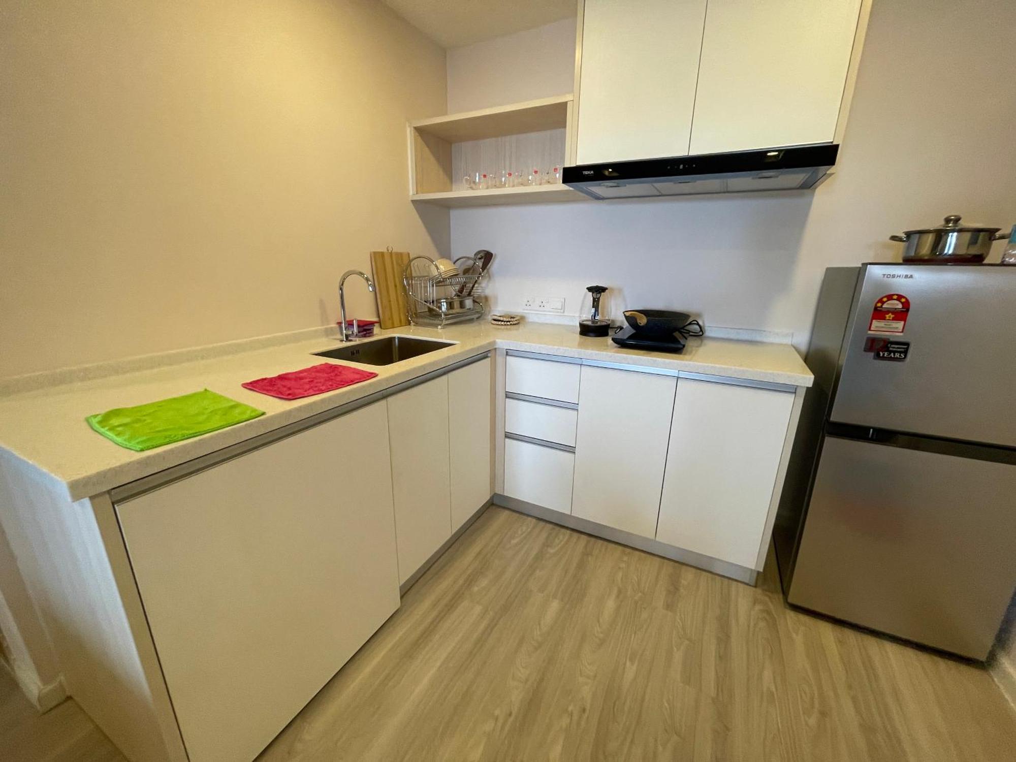 Aru Suites Homestay Wifi,Carpark,24H Check In,Water Filter By R2 Residence Kota Kinabalu Exteriör bild